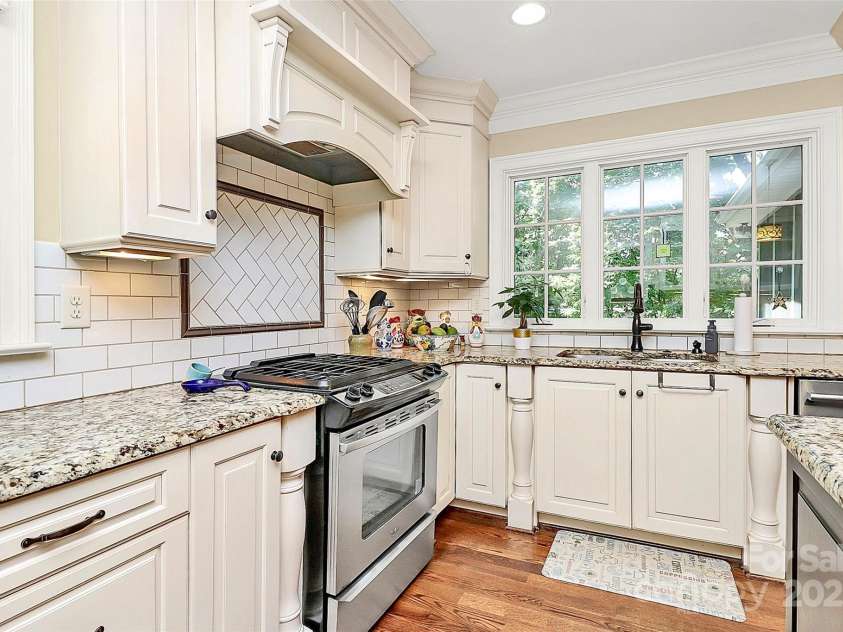 8500 Peyton Randolph Drive, Charlotte, NC 28277.  MLS# CAR4276267, YatesRealty ID 34570. 