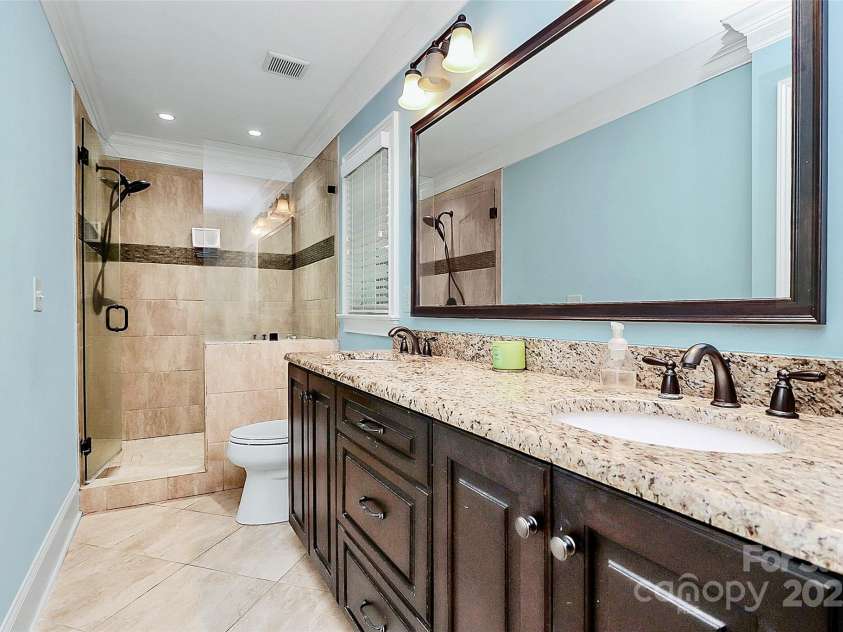 8500 Peyton Randolph Drive, Charlotte, NC 28277.  MLS# CAR4276267, YatesRealty ID 34570. 