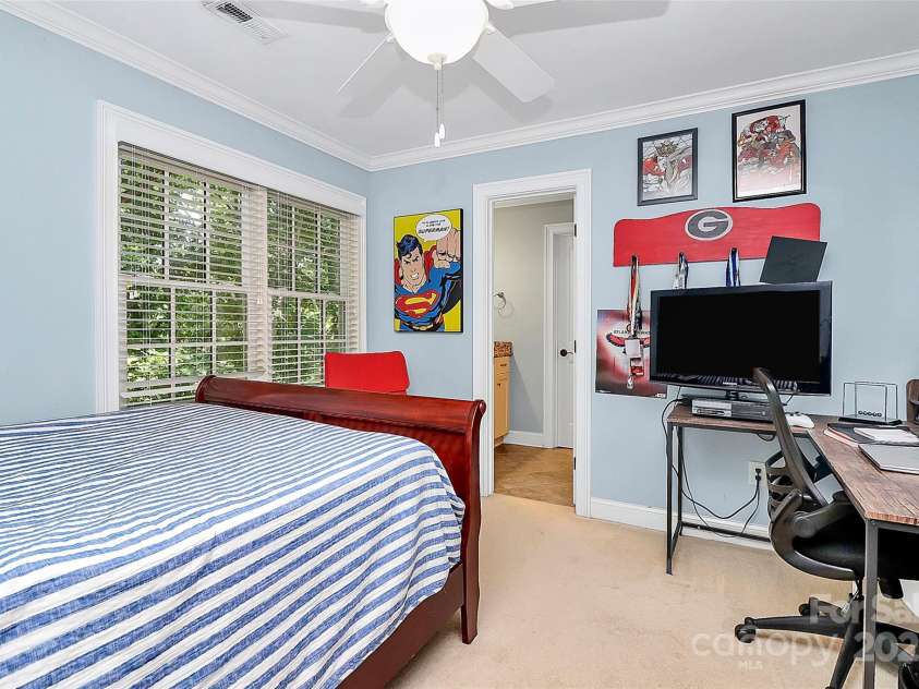 8500 Peyton Randolph Drive, Charlotte, NC 28277.  MLS# CAR4276267, YatesRealty ID 34570. 