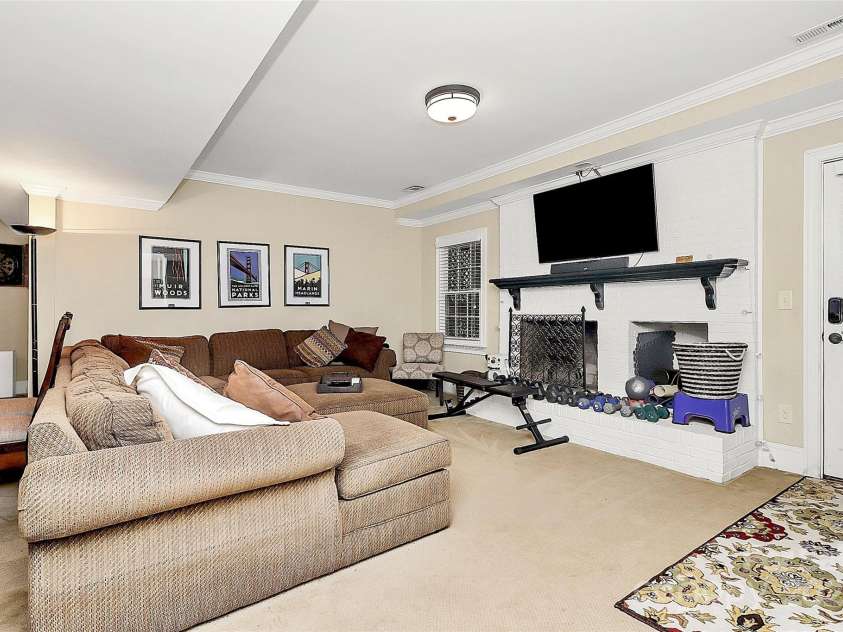 8500 Peyton Randolph Drive, Charlotte, NC 28277.  MLS# CAR4276267, YatesRealty ID 34570. 