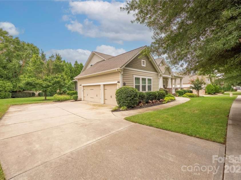 12715 Forrester Avenue, Huntersville, NC 28078.  MLS# CAR4289435, YatesRealty ID 34571. 
