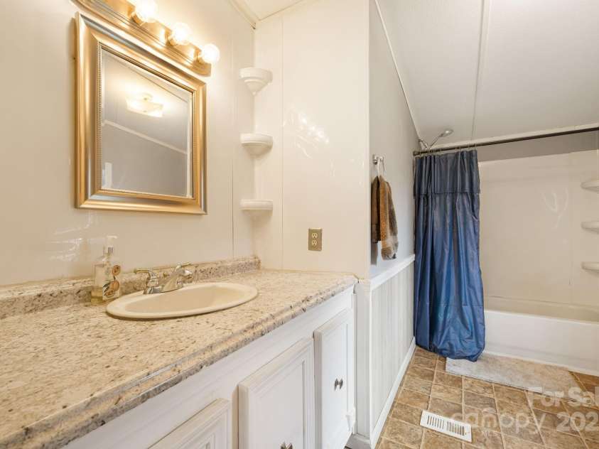2490 Painters Gap Road, Union Mills, NC 28167.  MLS# CAR4294163, YatesRealty ID 34572. 