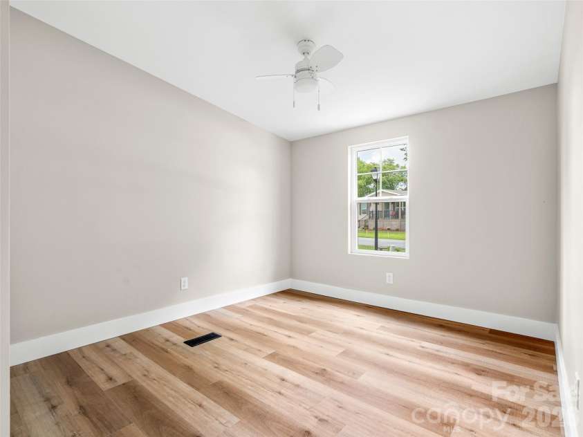 448 Riverwind Drive, Hendersonville, NC 28739.  MLS# CAR4381752, YatesRealty ID 34573. 