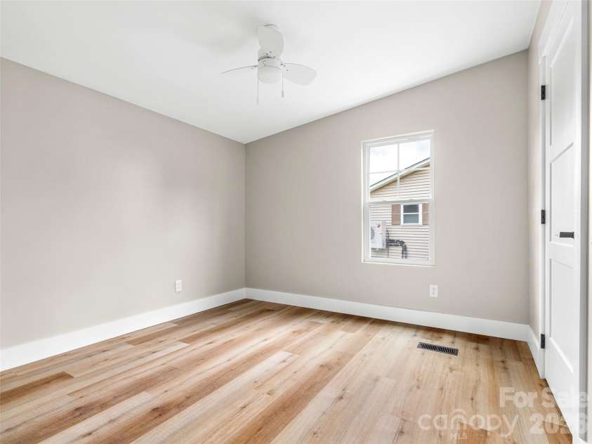 448 Riverwind Drive, Hendersonville, NC 28739.  MLS# CAR4381752, YatesRealty ID 34573. 