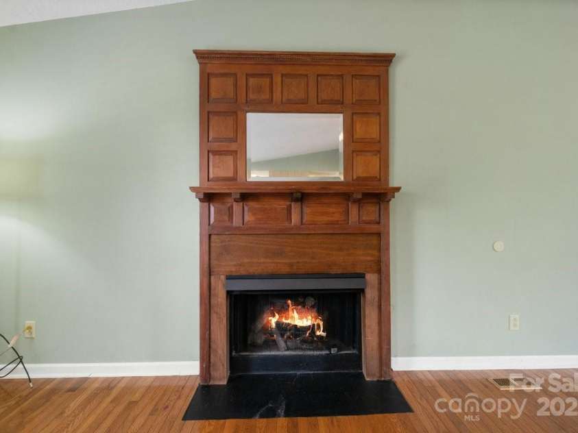 65 Knoll Ridge Drive, Asheville, NC 28804.  MLS# CAR4259761, YatesRealty ID 34573. 