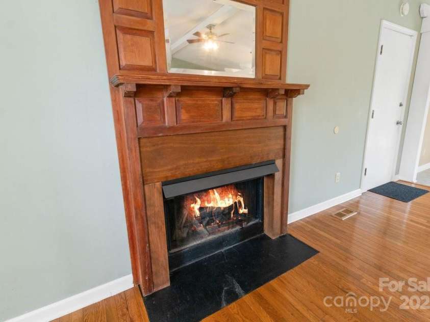 65 Knoll Ridge Drive, Asheville, NC 28804.  MLS# CAR4259761, YatesRealty ID 34573. 
