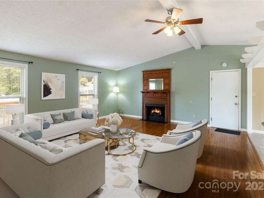 65 Knoll Ridge Drive, Asheville, NC 28804.  MLS# CAR4259761, YatesRealty ID 34573. 