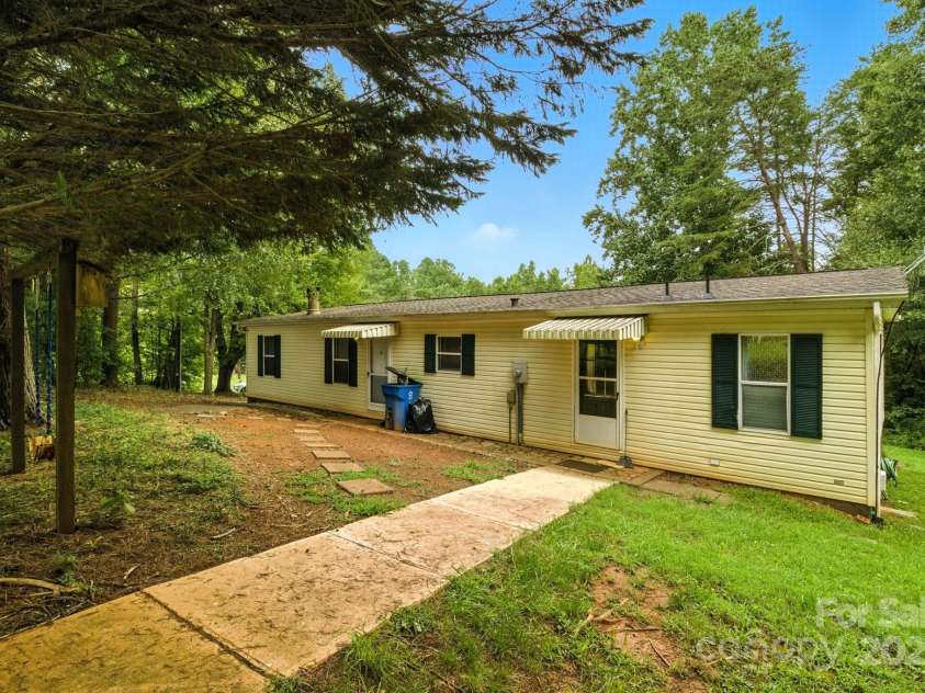 6337 Fairlane Street, Hickory, NC 28602.  MLS# CAR4287746, YatesRealty ID 34574. Backyard