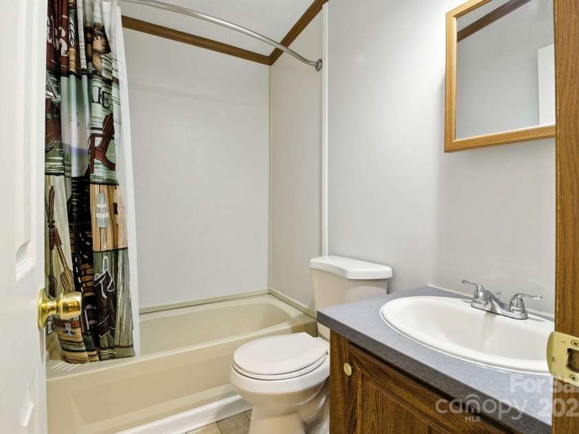6337 Fairlane Street, Hickory, NC 28602.  MLS# CAR4287746, YatesRealty ID 34574. Bathroom