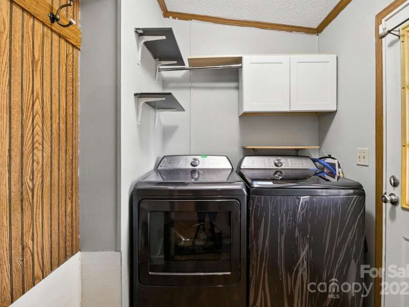 6337 Fairlane Street, Hickory, NC 28602.  MLS# CAR4287746, YatesRealty ID 34574. Laundry Room