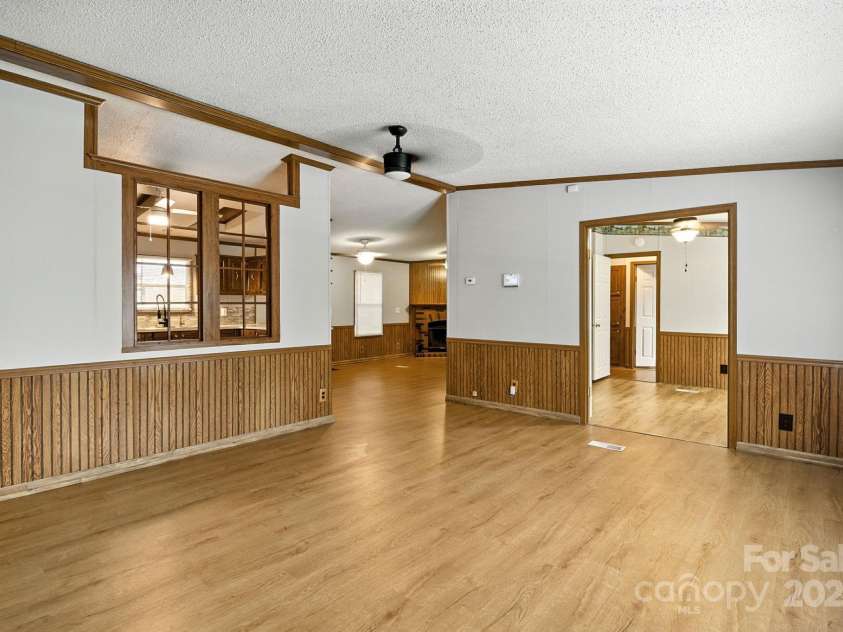 6337 Fairlane Street, Hickory, NC 28602.  MLS# CAR4287746, YatesRealty ID 34574. Living Room