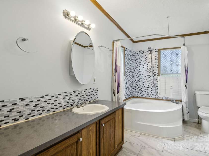 6337 Fairlane Street, Hickory, NC 28602.  MLS# CAR4287746, YatesRealty ID 34574. Primary Bathroom