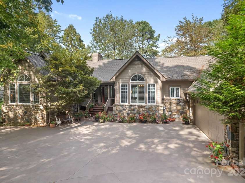 98 Taladu Court, Brevard, NC 28712.  MLS# CAR4302886, YatesRealty ID 34574. 