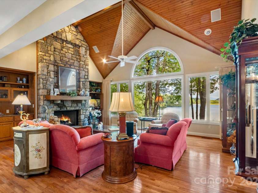 98 Taladu Court, Brevard, NC 28712.  MLS# CAR4302886, YatesRealty ID 34574. 