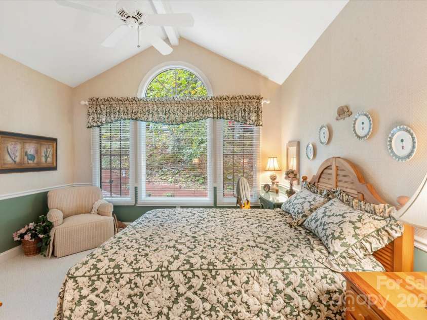98 Taladu Court, Brevard, NC 28712.  MLS# CAR4302886, YatesRealty ID 34574. 