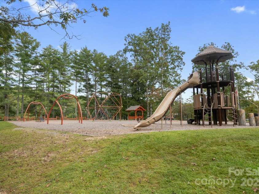 98 Taladu Court, Brevard, NC 28712.  MLS# CAR4302886, YatesRealty ID 34574. 
