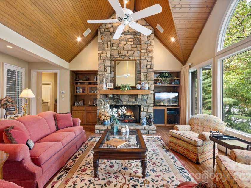 98 Taladu Court, Brevard, NC 28712.  MLS# CAR4302886, YatesRealty ID 34574. 