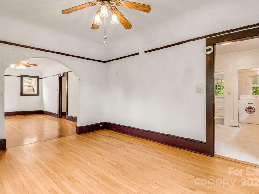 206 Rhododendron Drive, Brevard, NC 28712.  MLS# CAR4292344, YatesRealty ID 34575. 