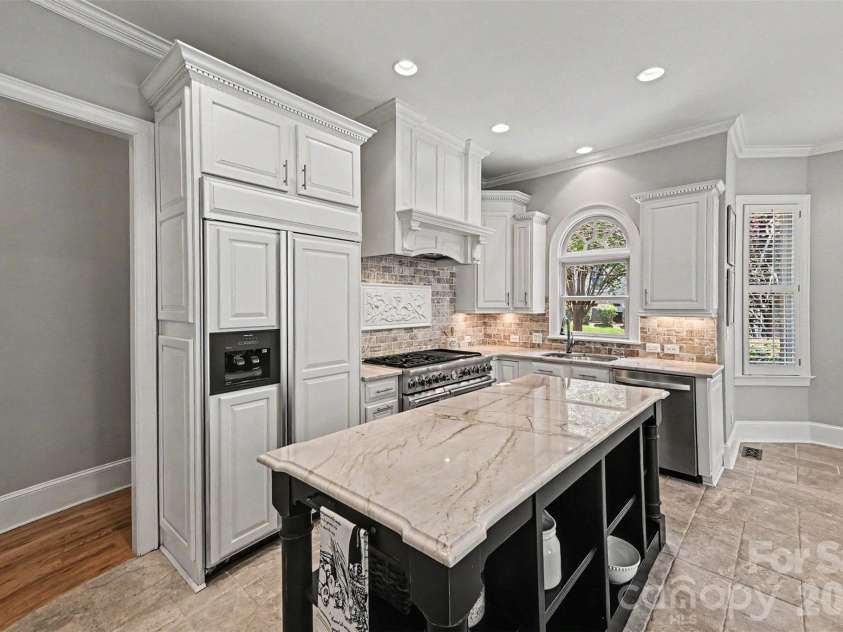 2216 Highland Forest Drive, Marvin, NC 28173.  MLS# CAR4390991, YatesRealty ID 34575. Kitchen