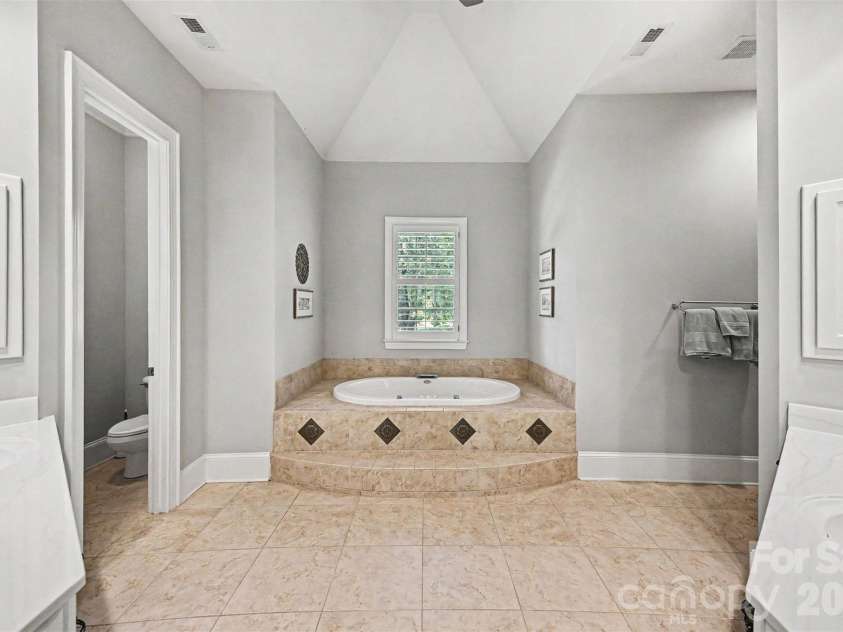 2216 Highland Forest Drive, Marvin, NC 28173.  MLS# CAR4390991, YatesRealty ID 34575. Primary bathroom