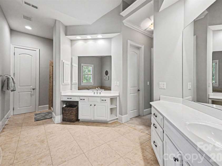 2216 Highland Forest Drive, Marvin, NC 28173.  MLS# CAR4390991, YatesRealty ID 34575. Primary bathroom