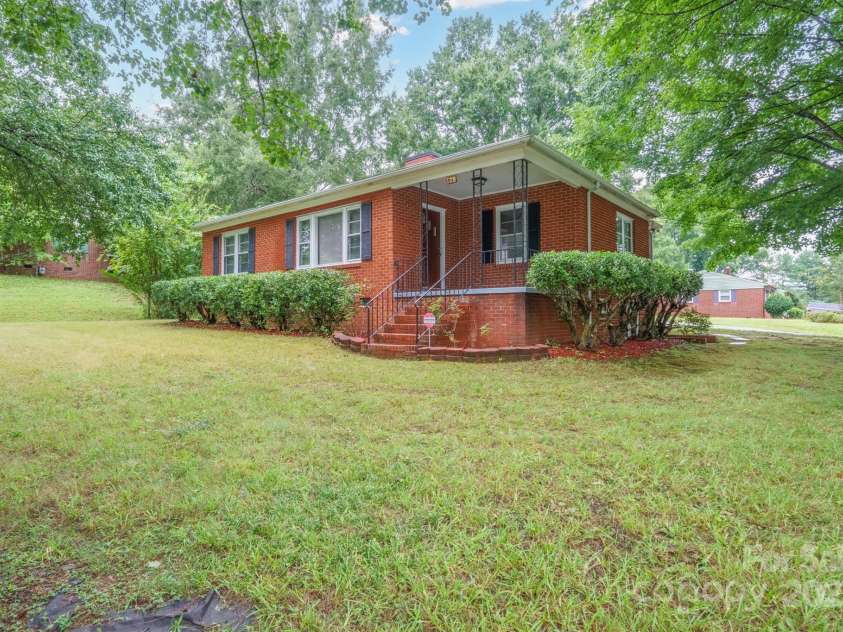 128 Wilson Street, Concord, NC 28025.  MLS# CAR4289974, YatesRealty ID 34576. 