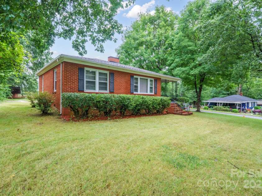 128 Wilson Street, Concord, NC 28025.  MLS# CAR4289974, YatesRealty ID 34576. 