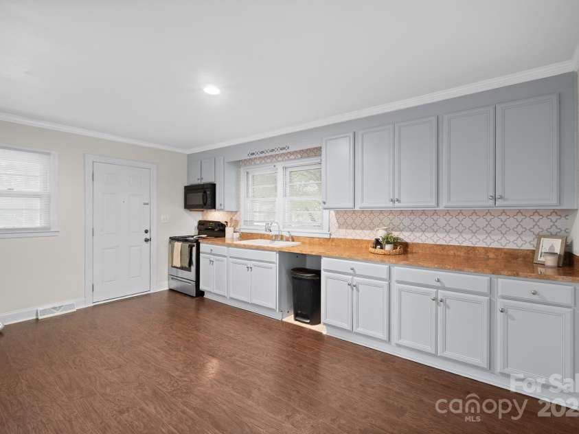 128 Wilson Street, Concord, NC 28025.  MLS# CAR4289974, YatesRealty ID 34576. 