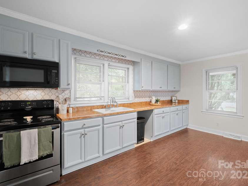 128 Wilson Street, Concord, NC 28025.  MLS# CAR4289974, YatesRealty ID 34576. 