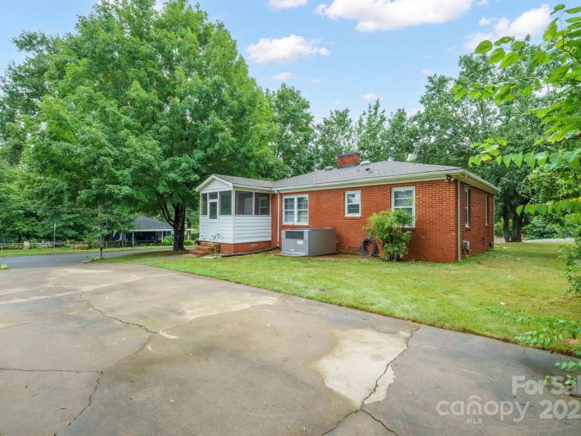 128 Wilson Street, Concord, NC 28025.  MLS# CAR4289974, YatesRealty ID 34576. 