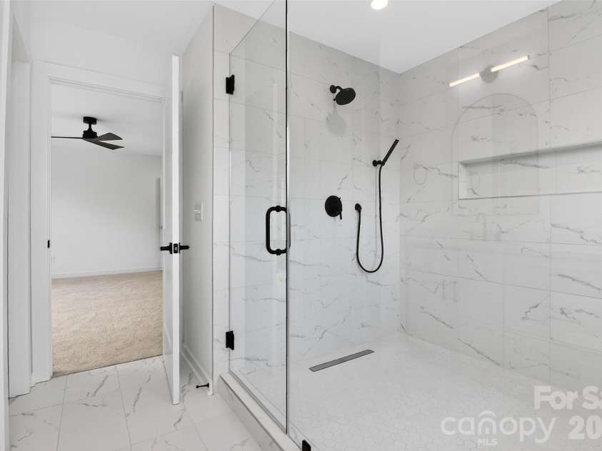 2716 Baltimore Avenue, Charlotte, NC 28203.  MLS# CAR4385672, YatesRealty ID 34576. 3rd floor primary bath
