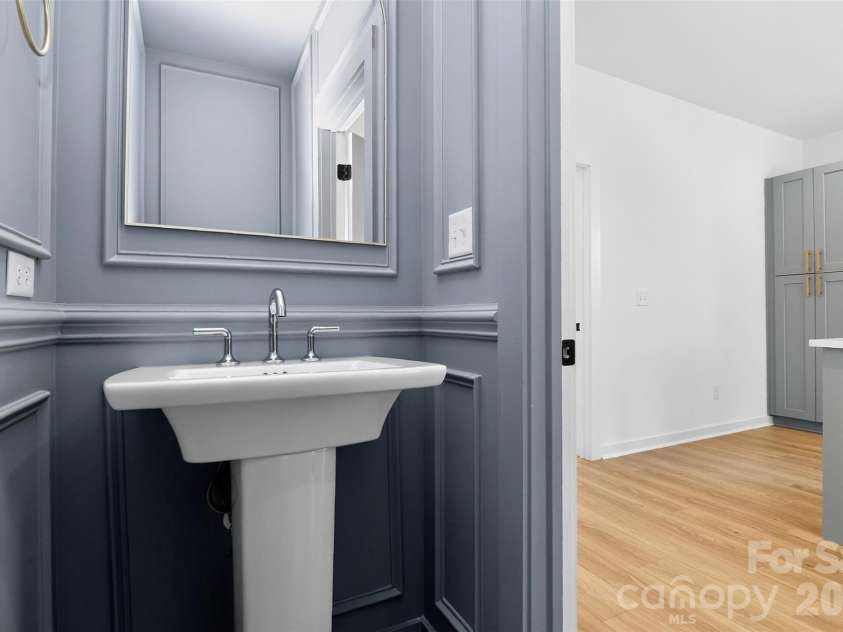 2714 Baltimore Avenue, Charlotte, NC 28203.  MLS# CAR4360205, YatesRealty ID 34577. 2nd floor half bath