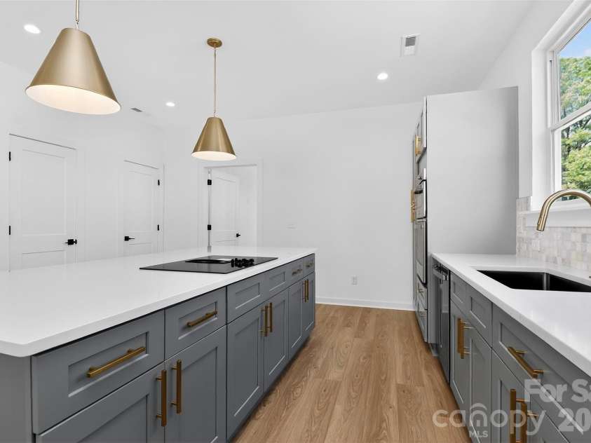 2714 Baltimore Avenue, Charlotte, NC 28203.  MLS# CAR4360205, YatesRealty ID 34577. 2nd floor kitchen