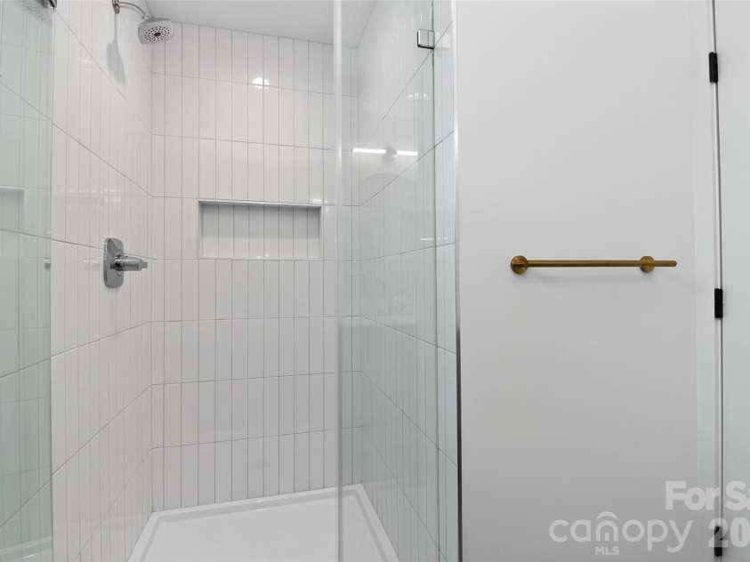 2714 Baltimore Avenue, Charlotte, NC 28203.  MLS# CAR4360205, YatesRealty ID 34577. Main floor en suite bath