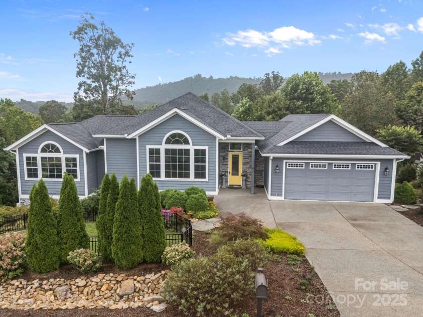 45 Penley Park Drive, Weaverville, NC 28787.  MLS# CAR4289463, YatesRealty ID 34577. 