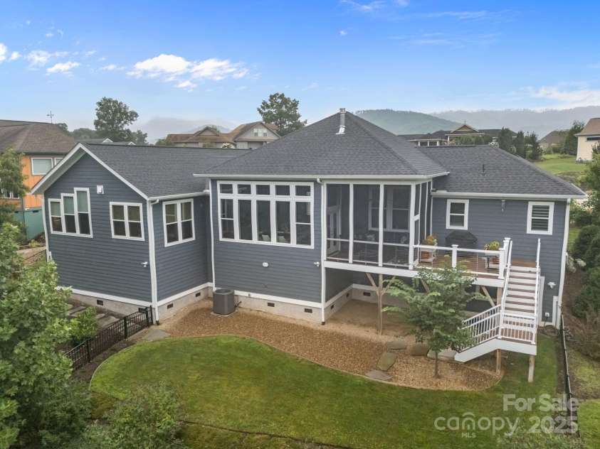 45 Penley Park Drive, Weaverville, NC 28787.  MLS# CAR4289463, YatesRealty ID 34577. 