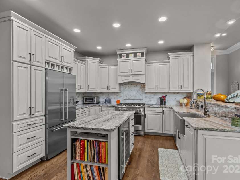 45 Penley Park Drive, Weaverville, NC 28787.  MLS# CAR4289463, YatesRealty ID 34577. Chef's kitchen