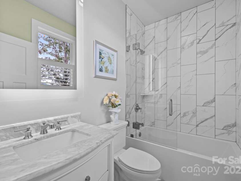 45 Penley Park Drive, Weaverville, NC 28787.  MLS# CAR4289463, YatesRealty ID 34577. Ensuite bathroom