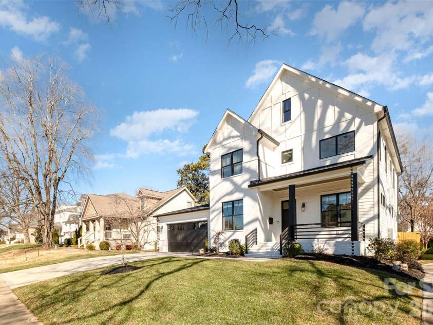 439 Melbourne Court, Charlotte, NC 28209.  MLS# CAR4386806, YatesRealty ID 34578. 
