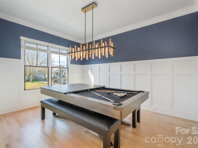439 Melbourne Court, Charlotte, NC 28209.  MLS# CAR4386806, YatesRealty ID 34578. 