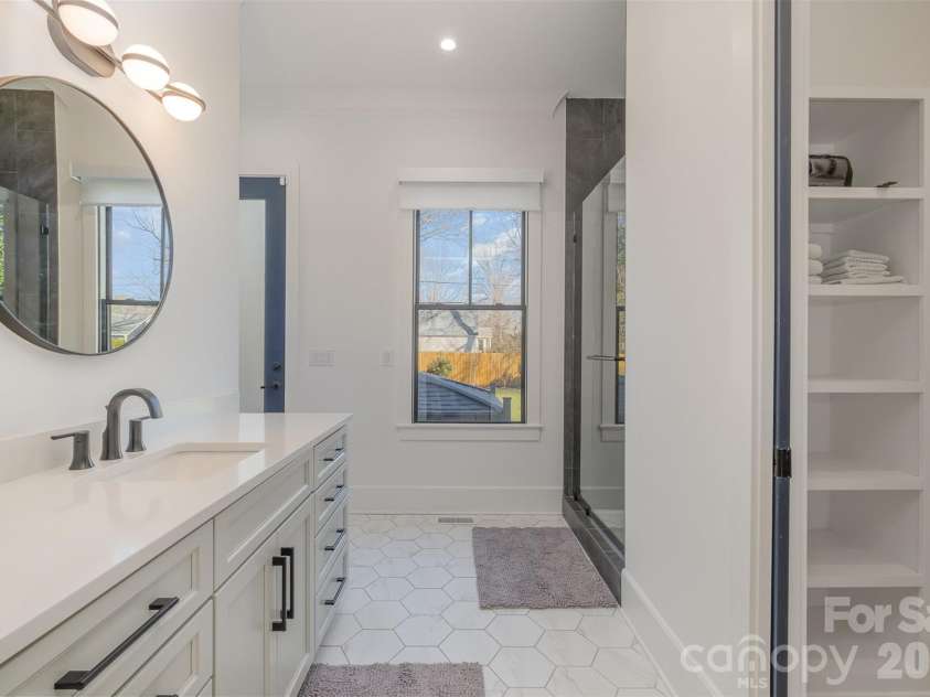 439 Melbourne Court, Charlotte, NC 28209.  MLS# CAR4386806, YatesRealty ID 34578. 
