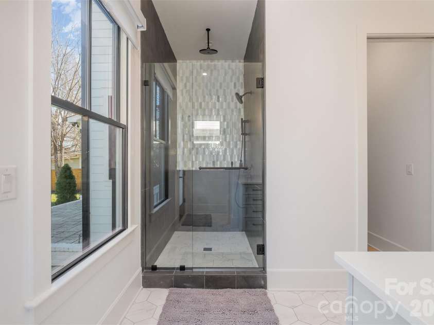 439 Melbourne Court, Charlotte, NC 28209.  MLS# CAR4386806, YatesRealty ID 34578. 