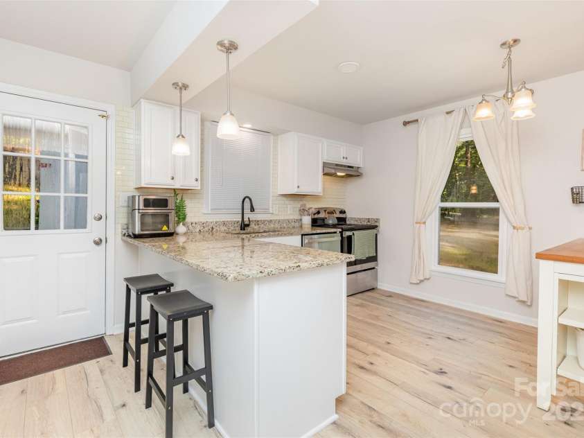 615 Teresa Circle, Waxhaw, NC 28173.  MLS# CAR4291503, YatesRealty ID 34580. 