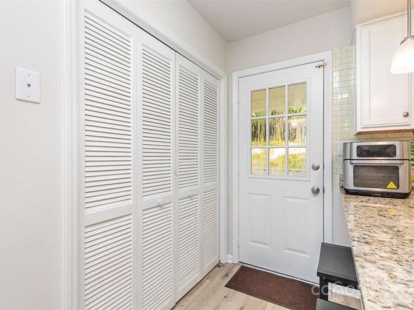 615 Teresa Circle, Waxhaw, NC 28173.  MLS# CAR4291503, YatesRealty ID 34580. 