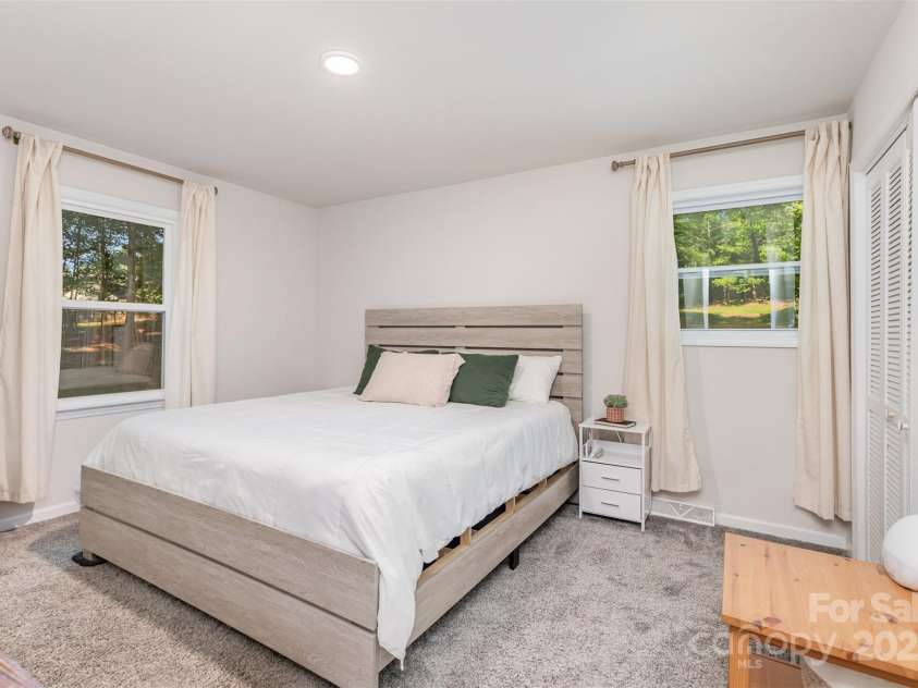 615 Teresa Circle, Waxhaw, NC 28173.  MLS# CAR4291503, YatesRealty ID 34580. 