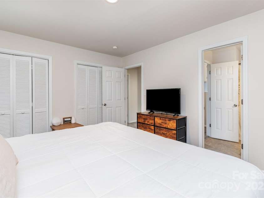 615 Teresa Circle, Waxhaw, NC 28173.  MLS# CAR4291503, YatesRealty ID 34580. 