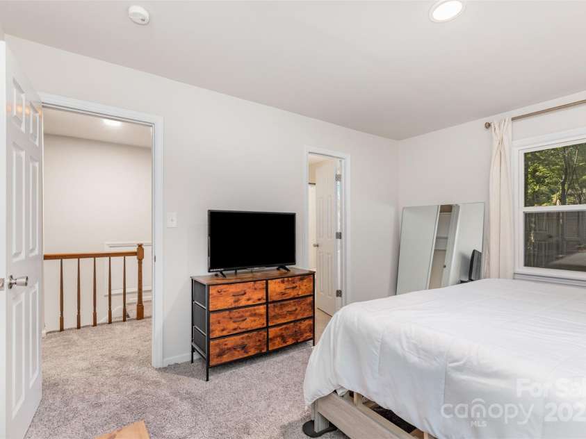 615 Teresa Circle, Waxhaw, NC 28173.  MLS# CAR4291503, YatesRealty ID 34580. 