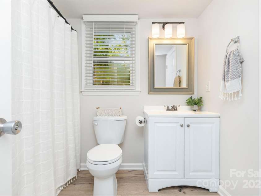 615 Teresa Circle, Waxhaw, NC 28173.  MLS# CAR4291503, YatesRealty ID 34580. 