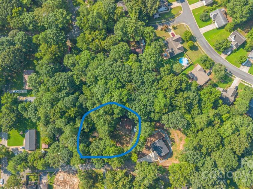 615 Teresa Circle, Waxhaw, NC 28173.  MLS# CAR4291503, YatesRealty ID 34580. 