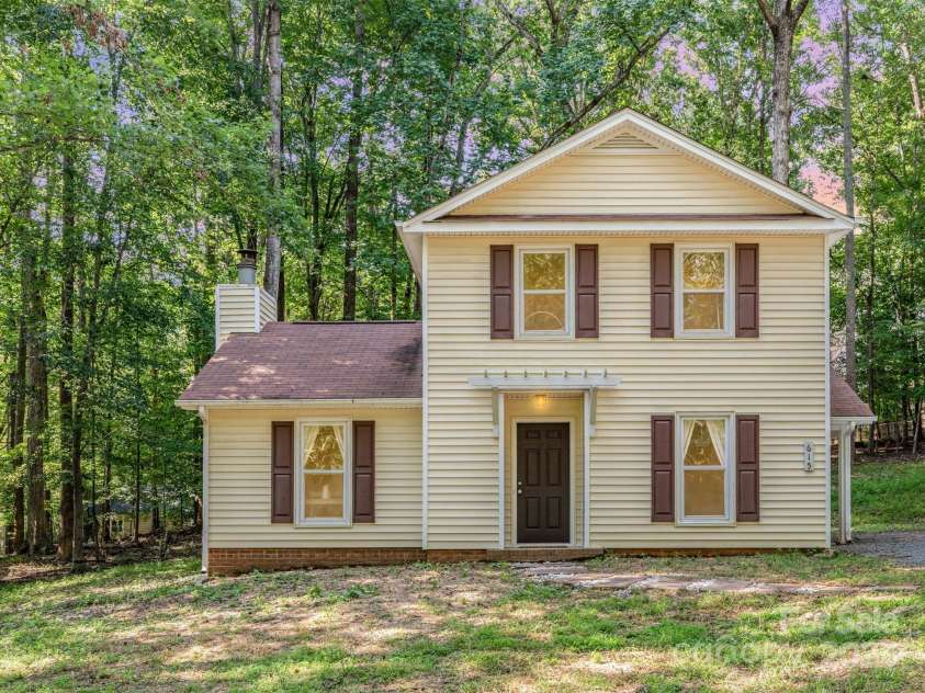615 Teresa Circle, Waxhaw, NC 28173.  MLS# CAR4291503, YatesRealty ID 34580. 